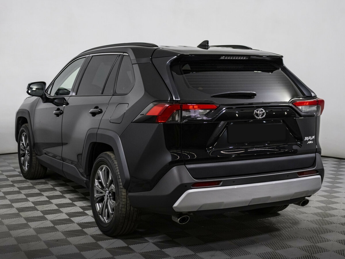 Toyota RAV4 с пробегом — 2024 год. Фото: #5