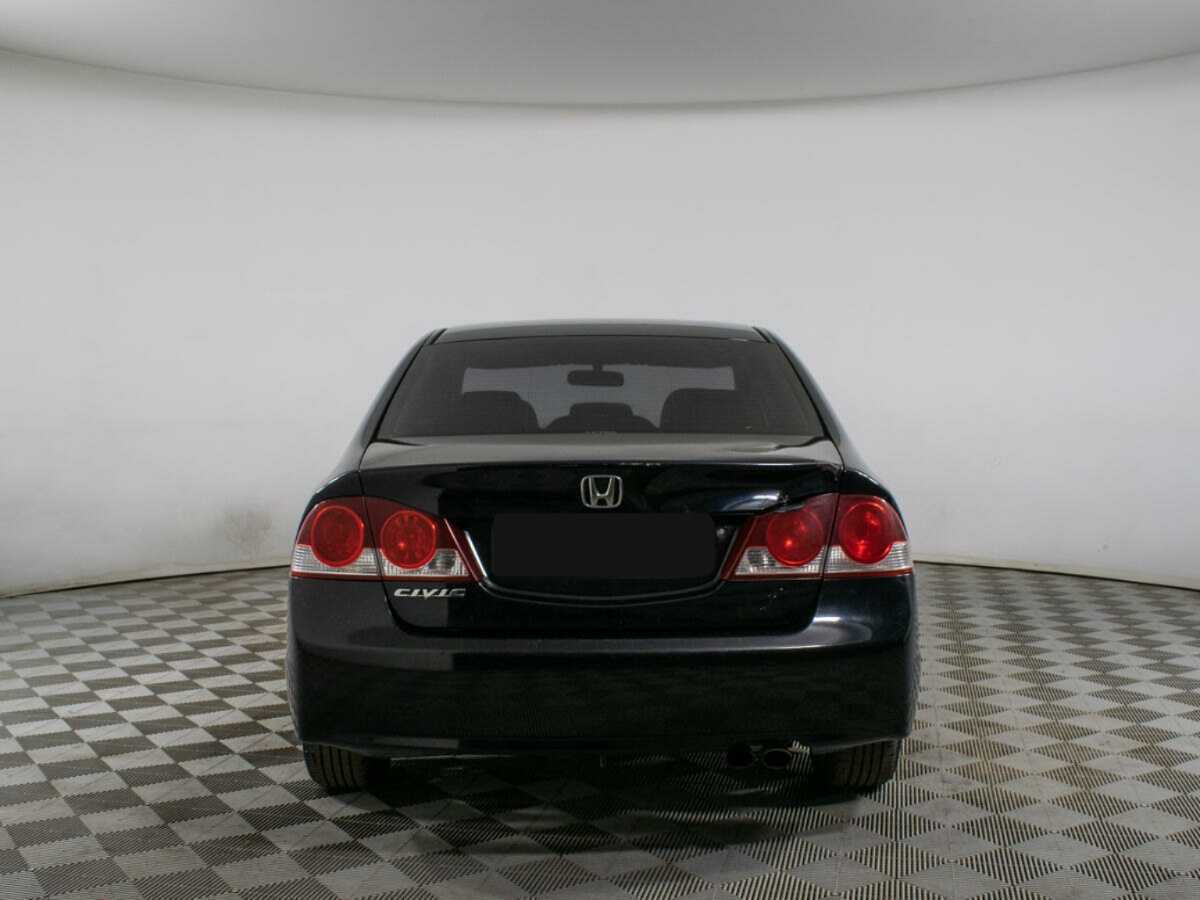 Honda Civic с пробегом — 2008 год. Фото: #5