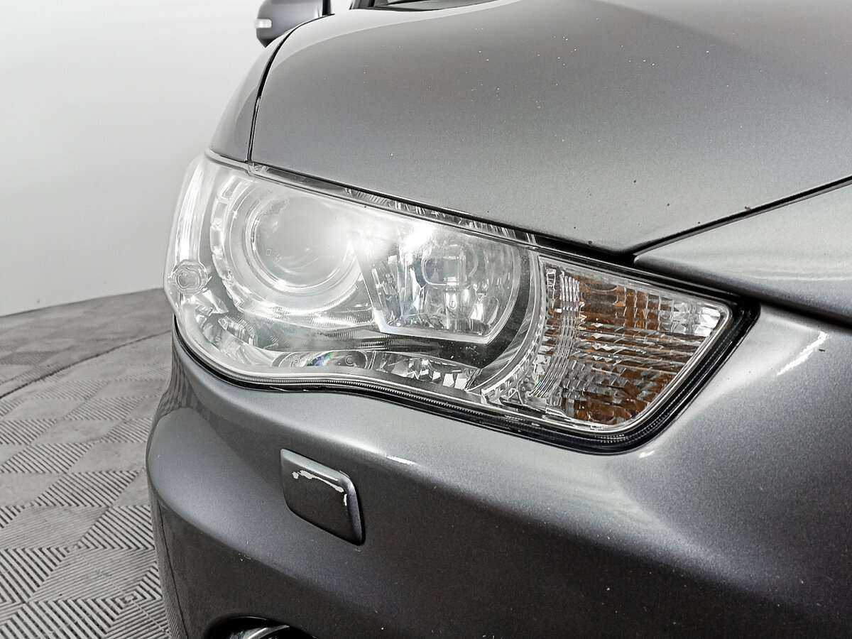 Mitsubishi Outlander с пробегом — 2010 год. Фото: #16