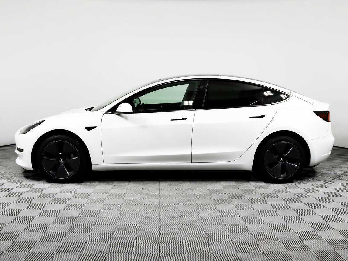 Tesla Model 3 с пробегом — 2022 год. Фото: #7