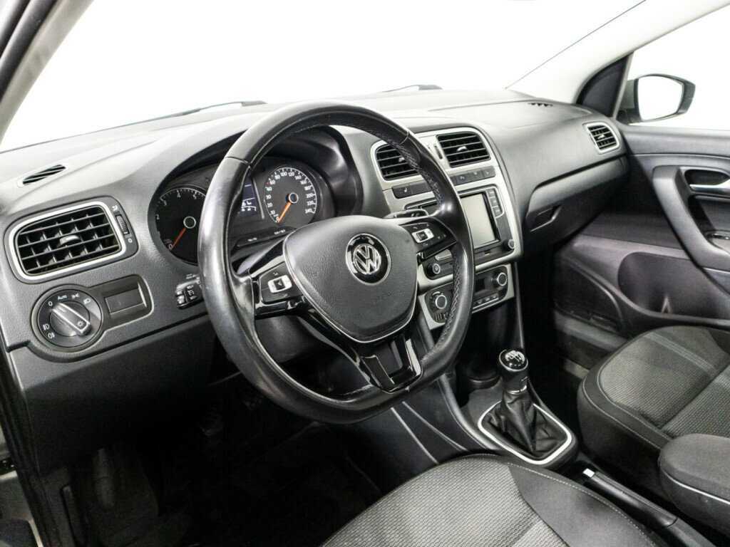 Volkswagen Polo с пробегом — 2018 год. Фото: #10