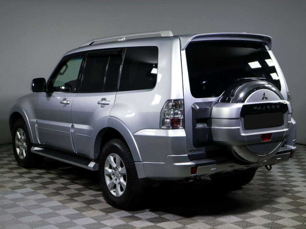 Mitsubishi Pajero с пробегом — 2011 год. Фото: #5