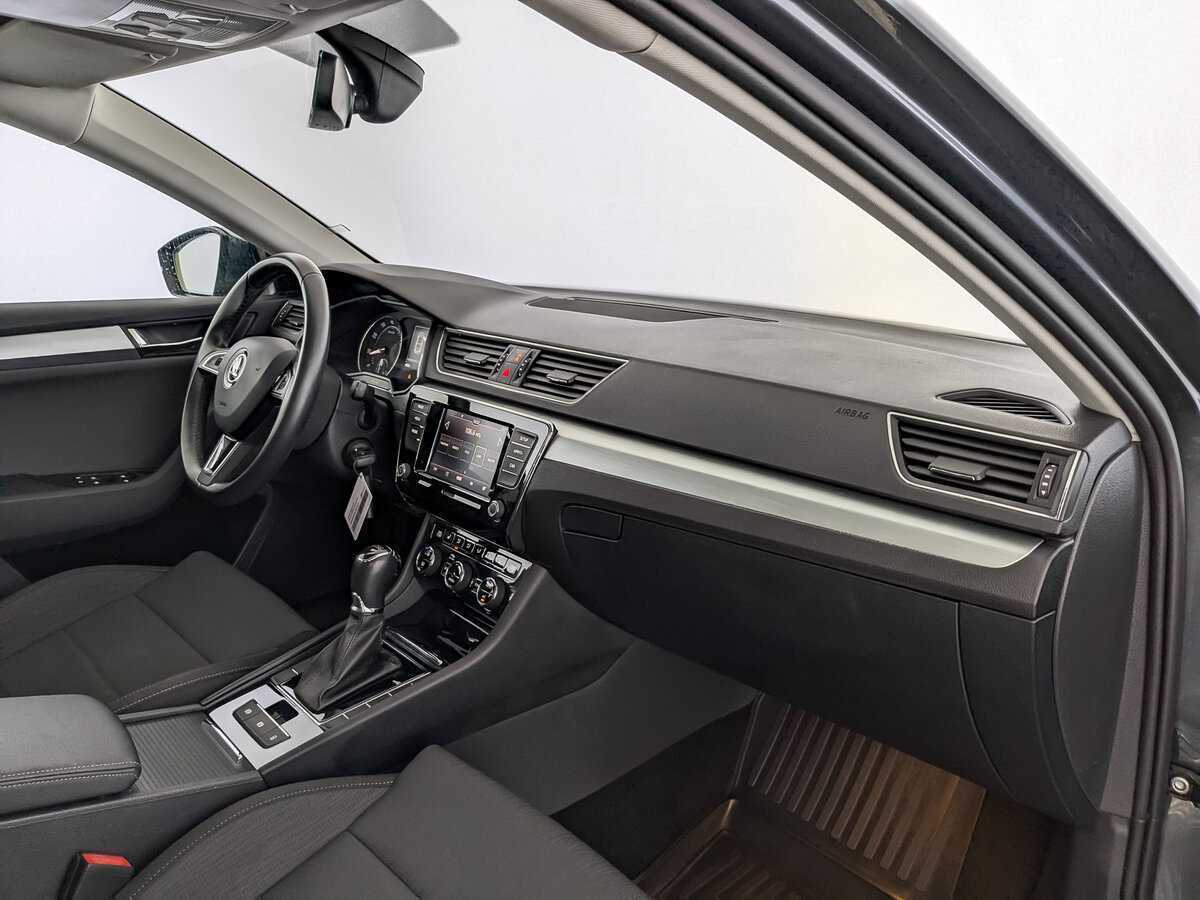 Skoda Superb с пробегом — 2018 год. Фото: #10