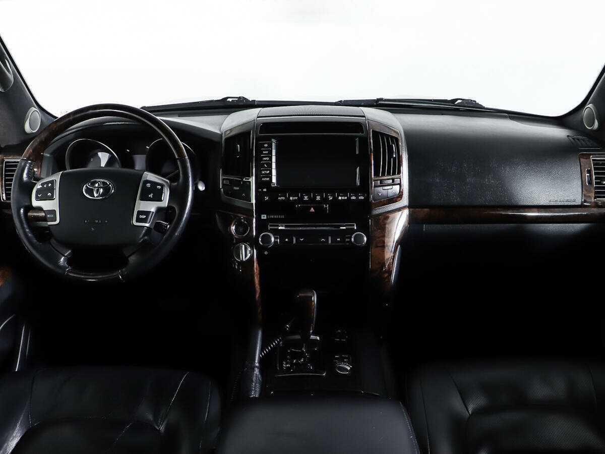Toyota Land Cruiser с пробегом — 2014 год. Фото: #11