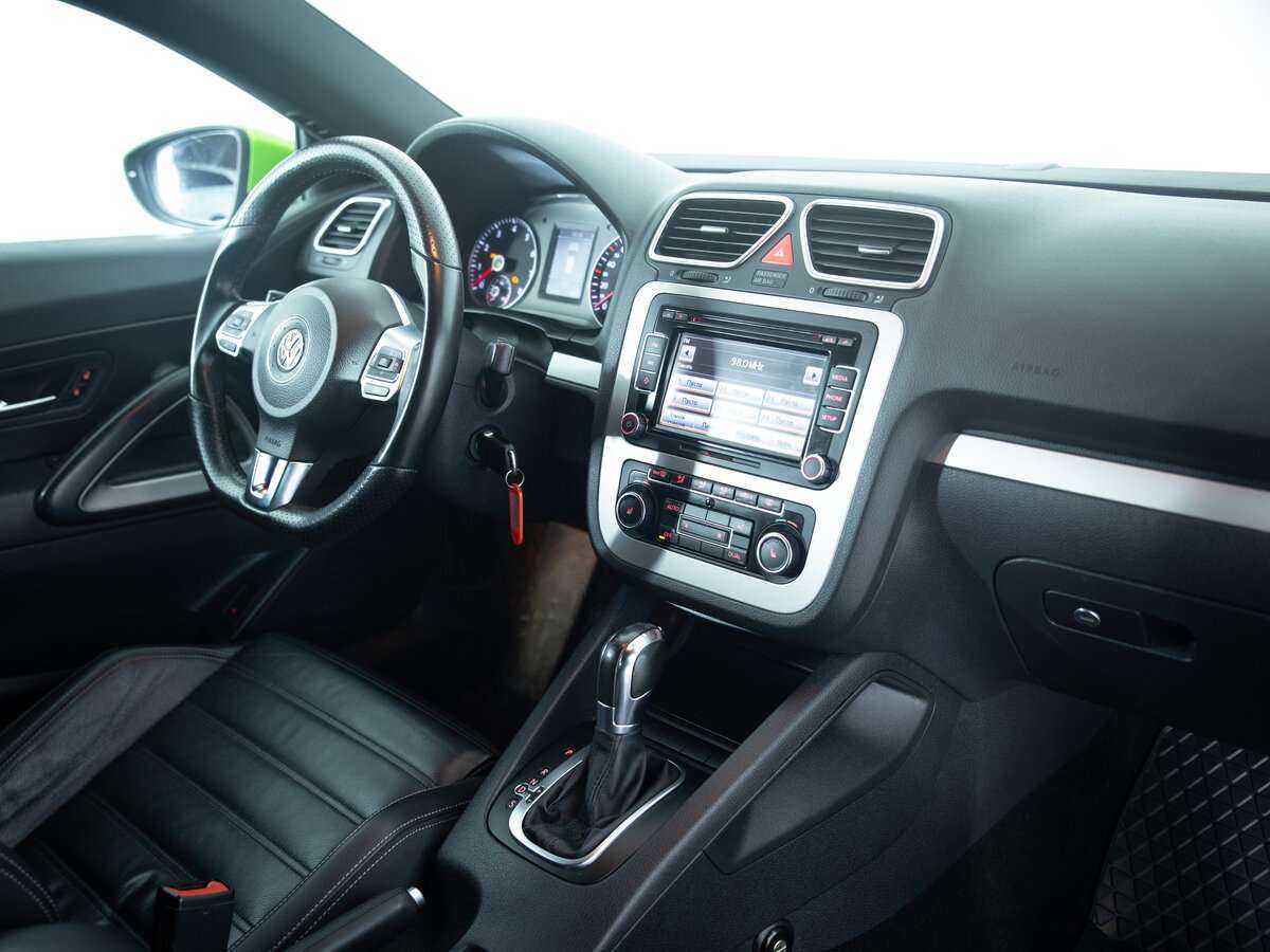 Volkswagen Scirocco с пробегом — 2011 год. Фото: #16