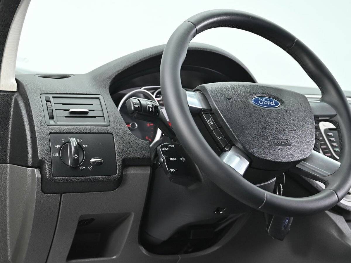 Ford Kuga с пробегом — 2008 год. Фото: #7