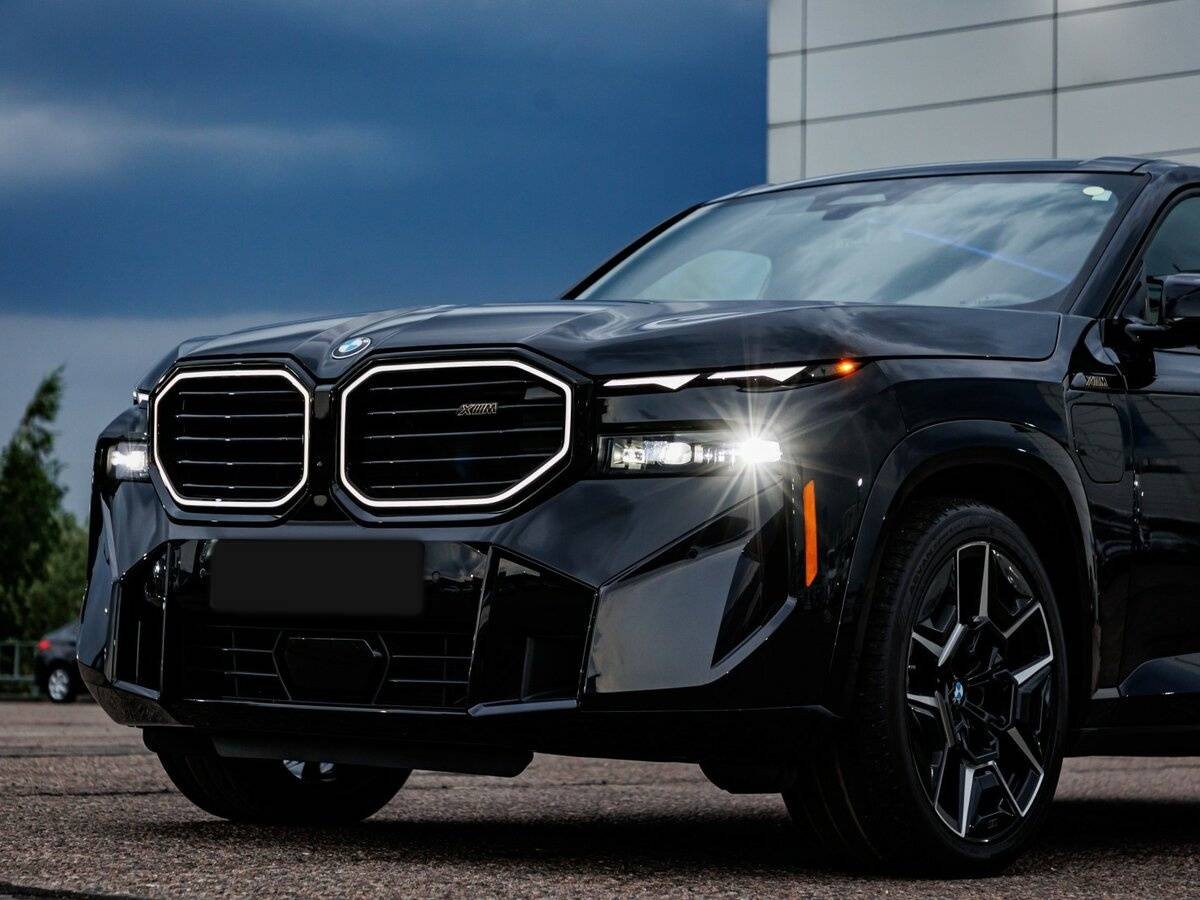 BMW XM с пробегом — 2023 год. Фото: #12