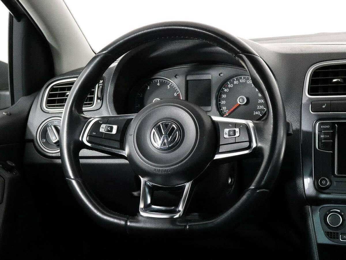 Volkswagen Polo с пробегом — 2020 год. Фото: #11