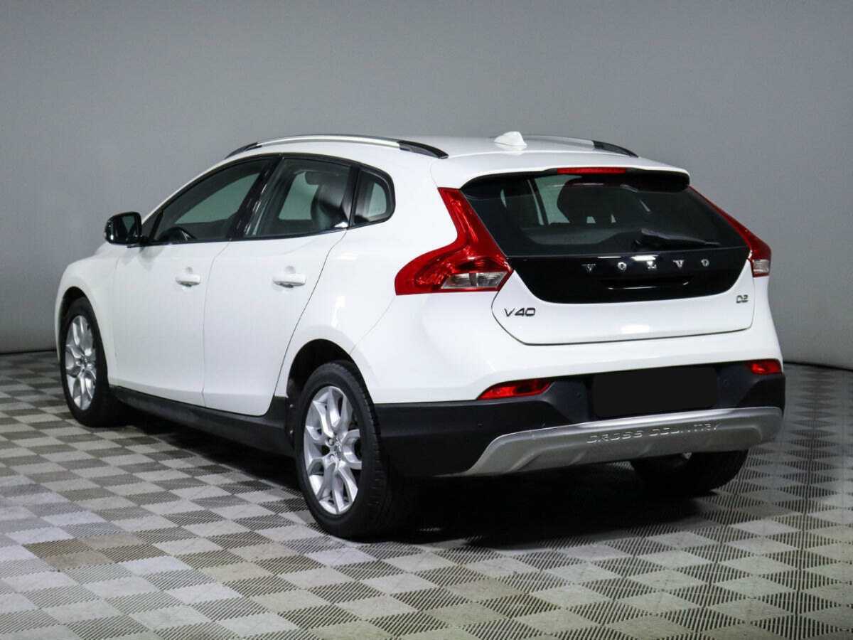 Volvo V40 Cross Country с пробегом — 2016 год. Фото: #5
