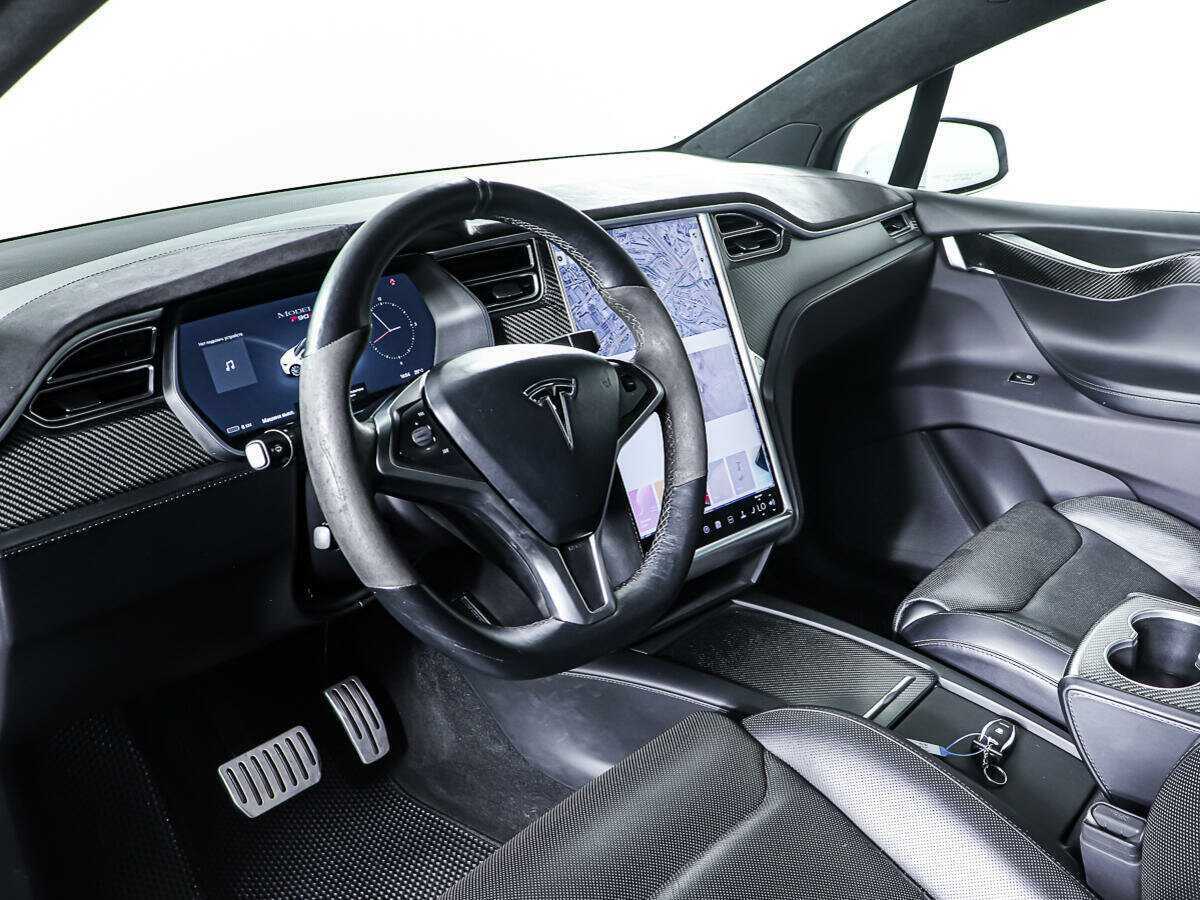 Tesla Model X с пробегом — 2016 год. Фото: #12