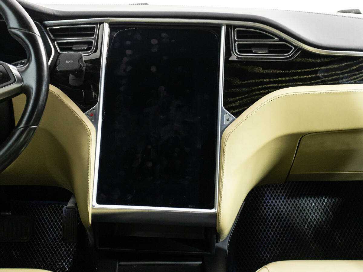 Tesla Model S с пробегом — 2016 год. Фото: #12