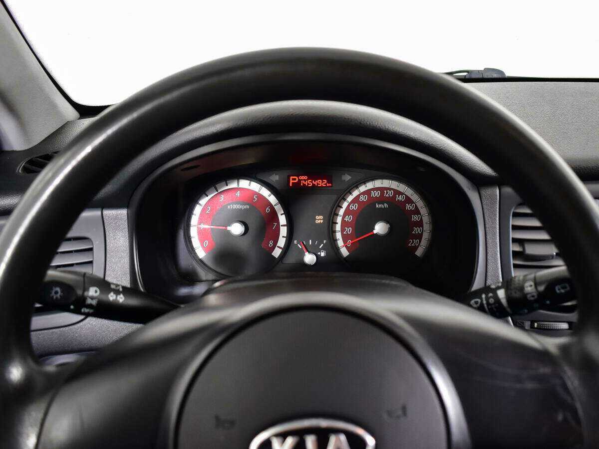 Kia Rio с пробегом — 2010 год. Фото: #10