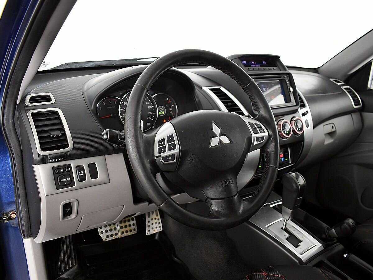 Mitsubishi Pajero Sport с пробегом — 2011 год. Фото: #6