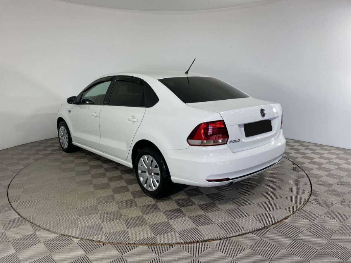 Volkswagen Polo с пробегом — 2016 год. Фото: #5