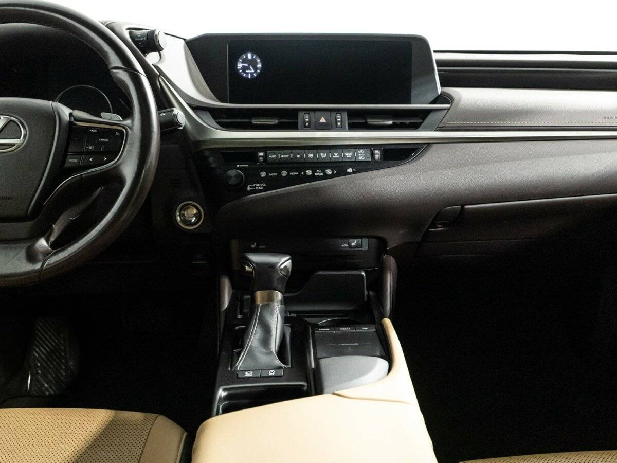Lexus ES с пробегом — 2019 год. Фото: #13