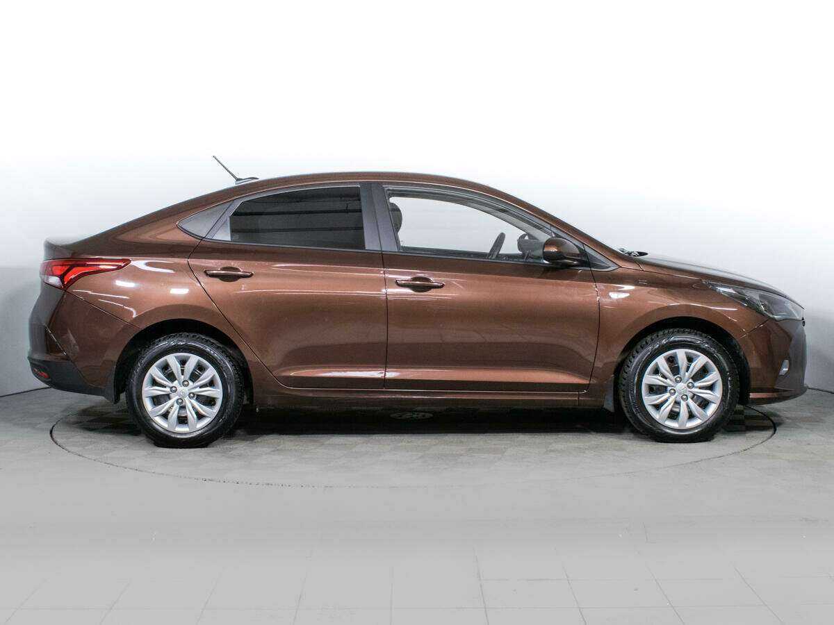 Hyundai Solaris с пробегом — 2021 год. Фото: #3