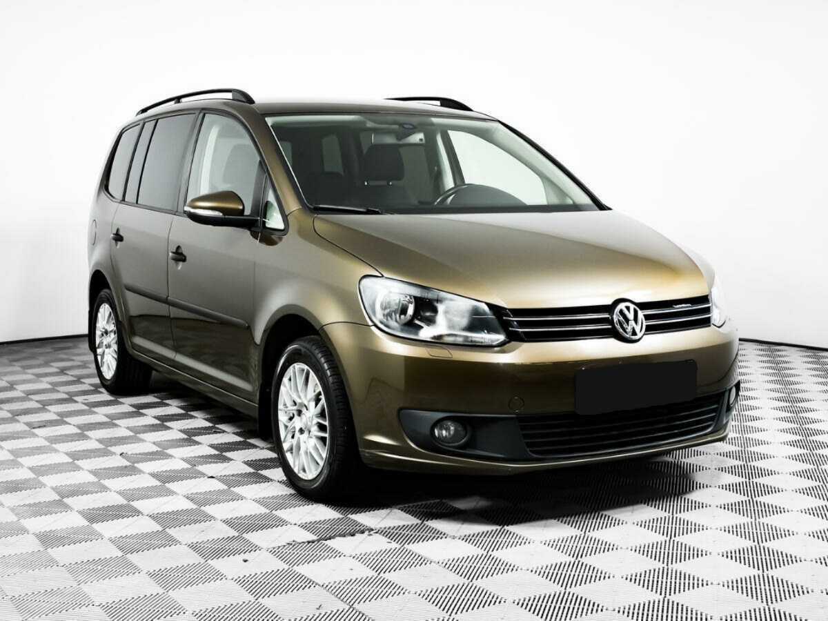 Volkswagen Touran с пробегом — 2013 год. Фото: #2