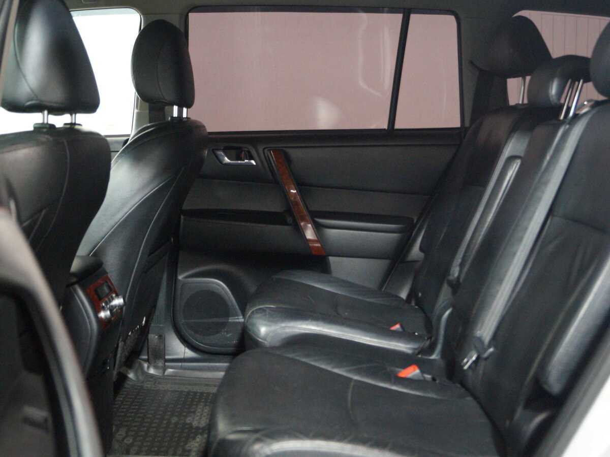 Toyota Highlander с пробегом — 2011 год. Фото: #14