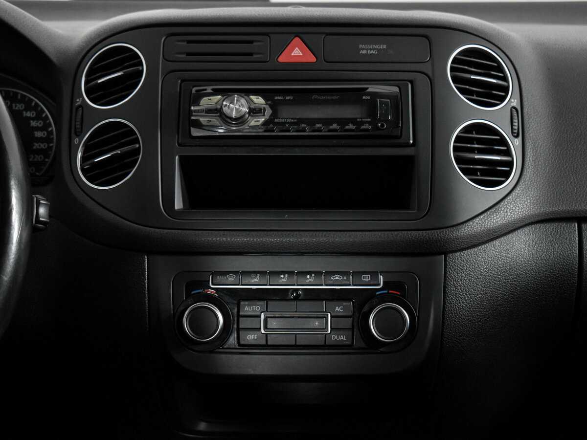 Volkswagen Golf Plus с пробегом — 2011 год. Фото: #13