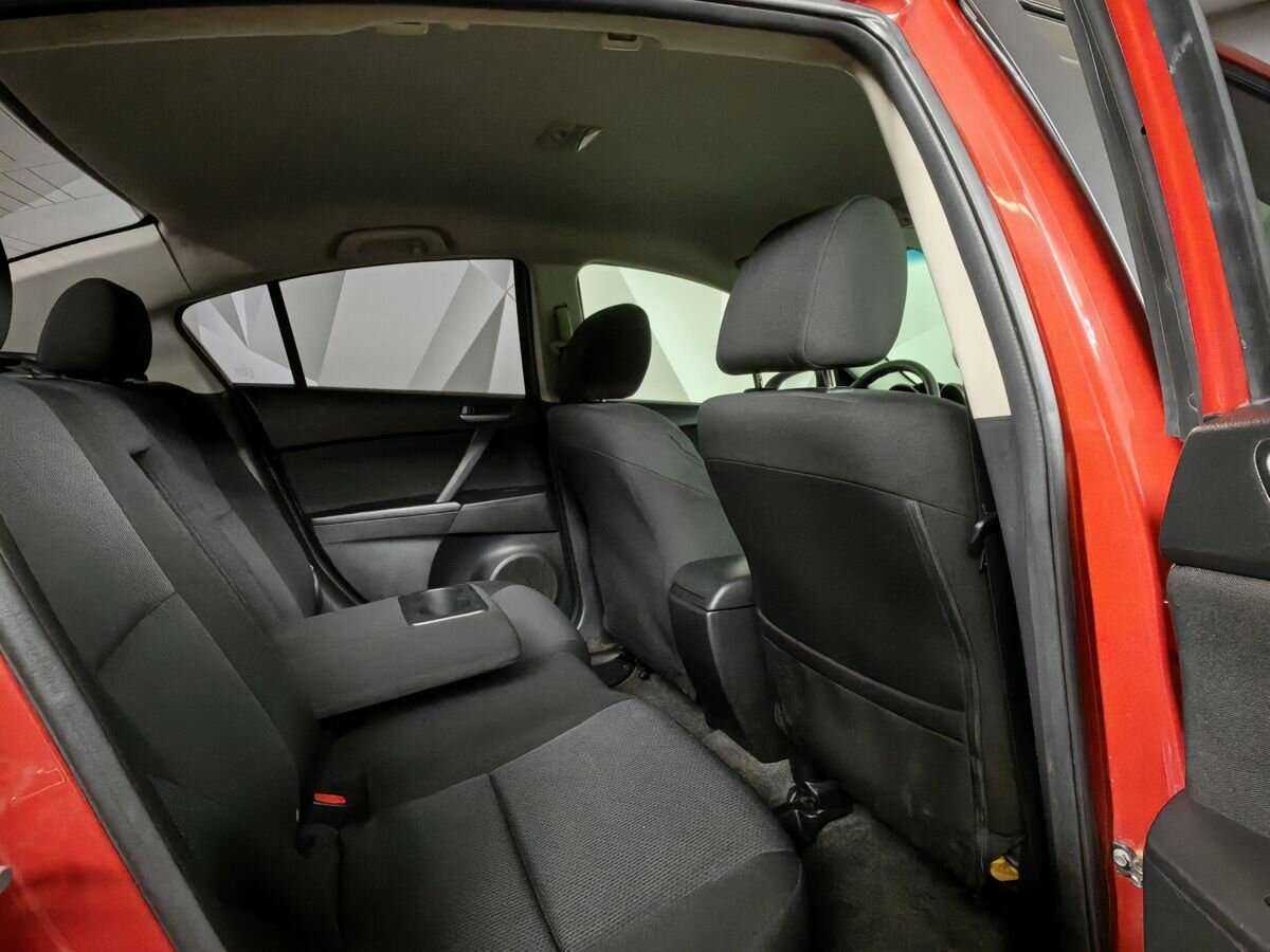 Mazda 3 с пробегом — 2010 год. Фото: #10