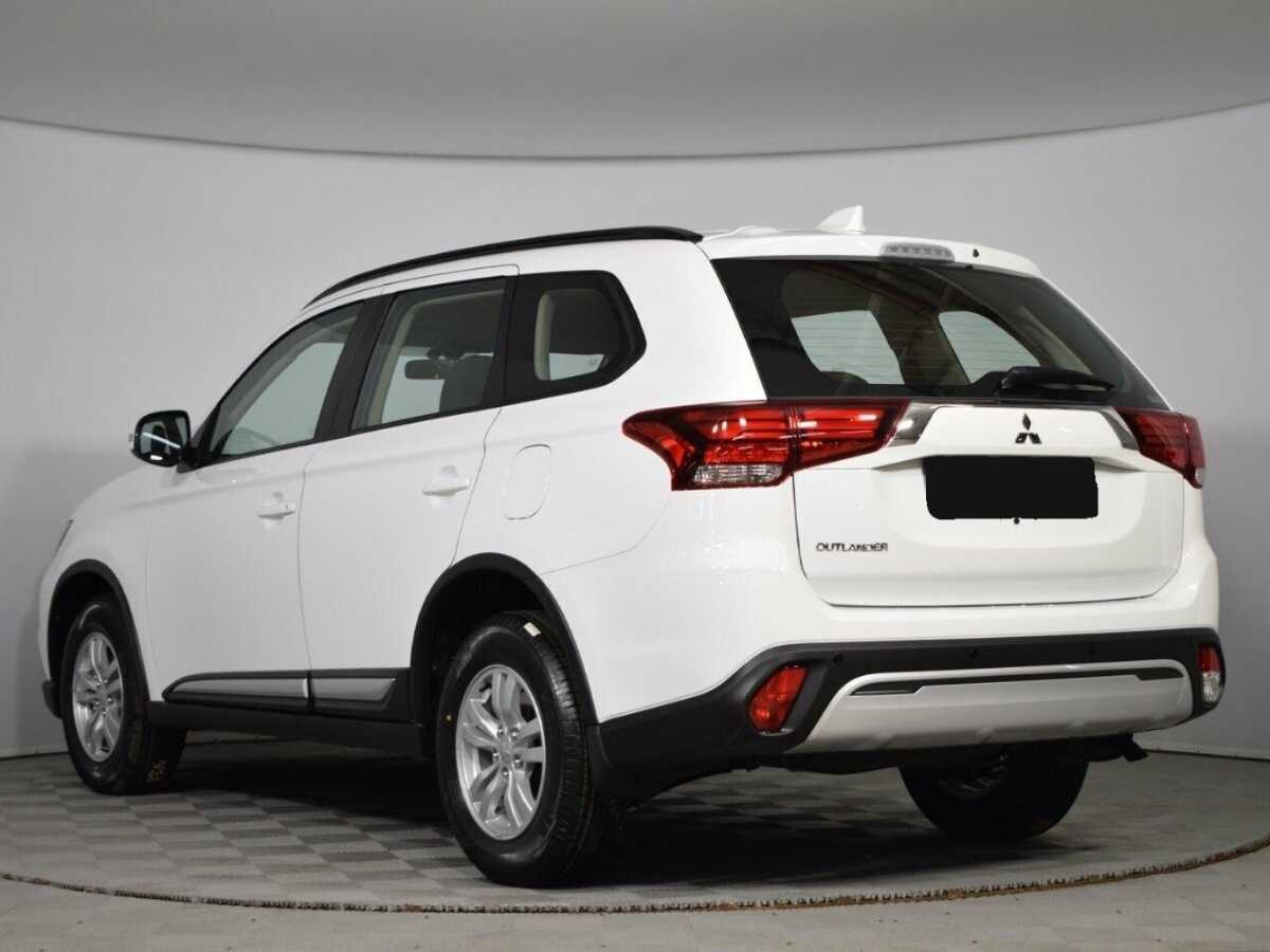 Mitsubishi Outlander с пробегом — 2022 год. Фото: #5