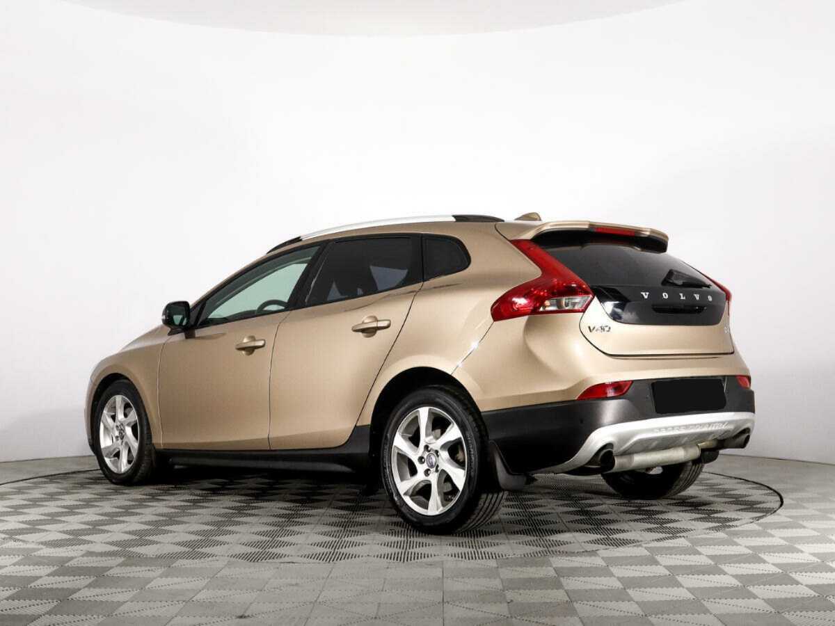 Volvo V40 Cross Country с пробегом — 2014 год. Фото: #6