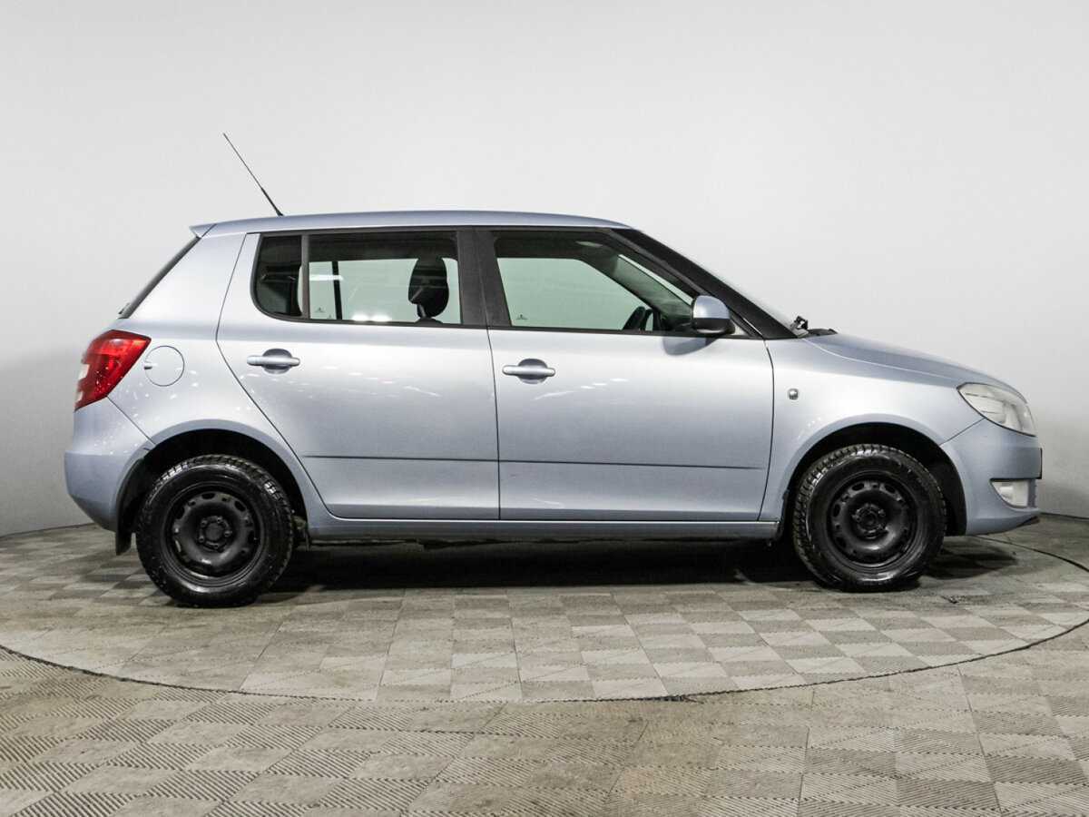Skoda Fabia с пробегом — 2010 год. Фото: #3