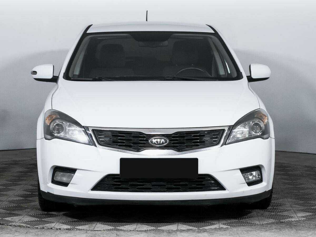 Kia Ceed с пробегом — 2010 год. Фото: #1