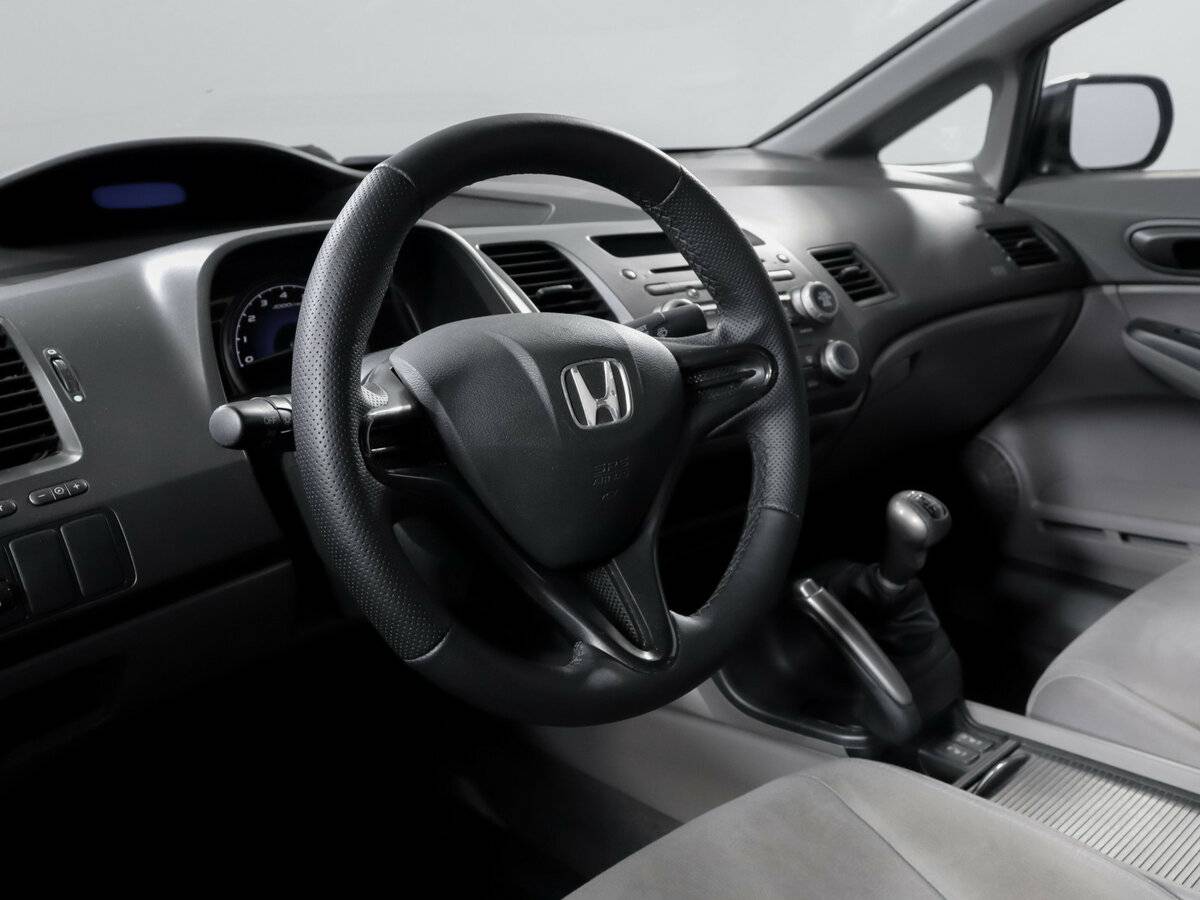 Honda Civic с пробегом — 2007 год. Фото: #13