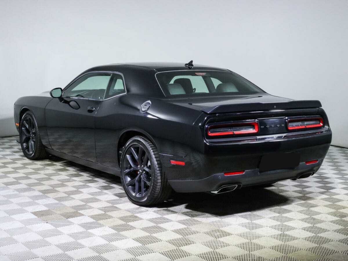 Dodge Challenger с пробегом — 2022 год. Фото: #6