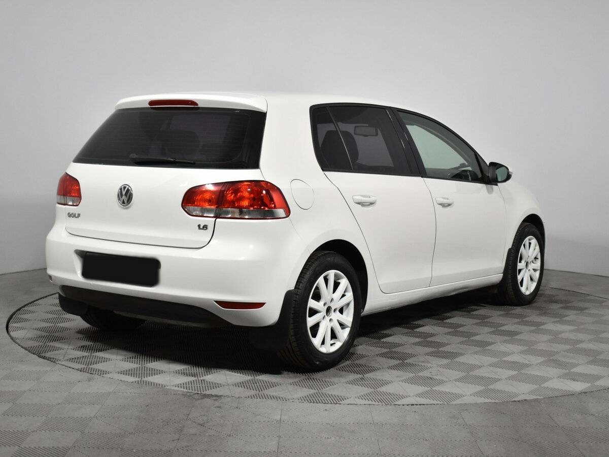 Volkswagen Golf с пробегом — 2010 год. Фото: #4