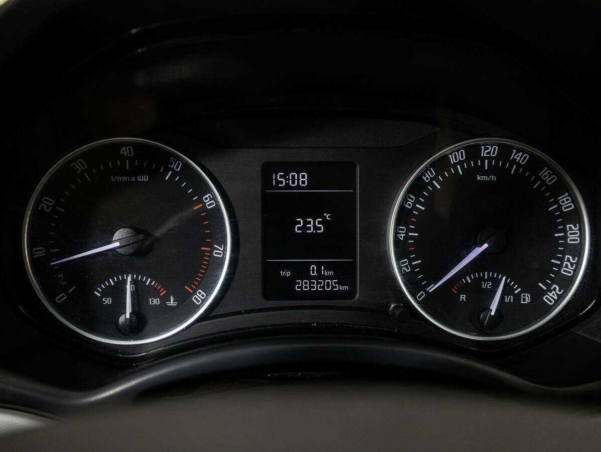 Skoda Octavia с пробегом — 2011 год. Фото: #10