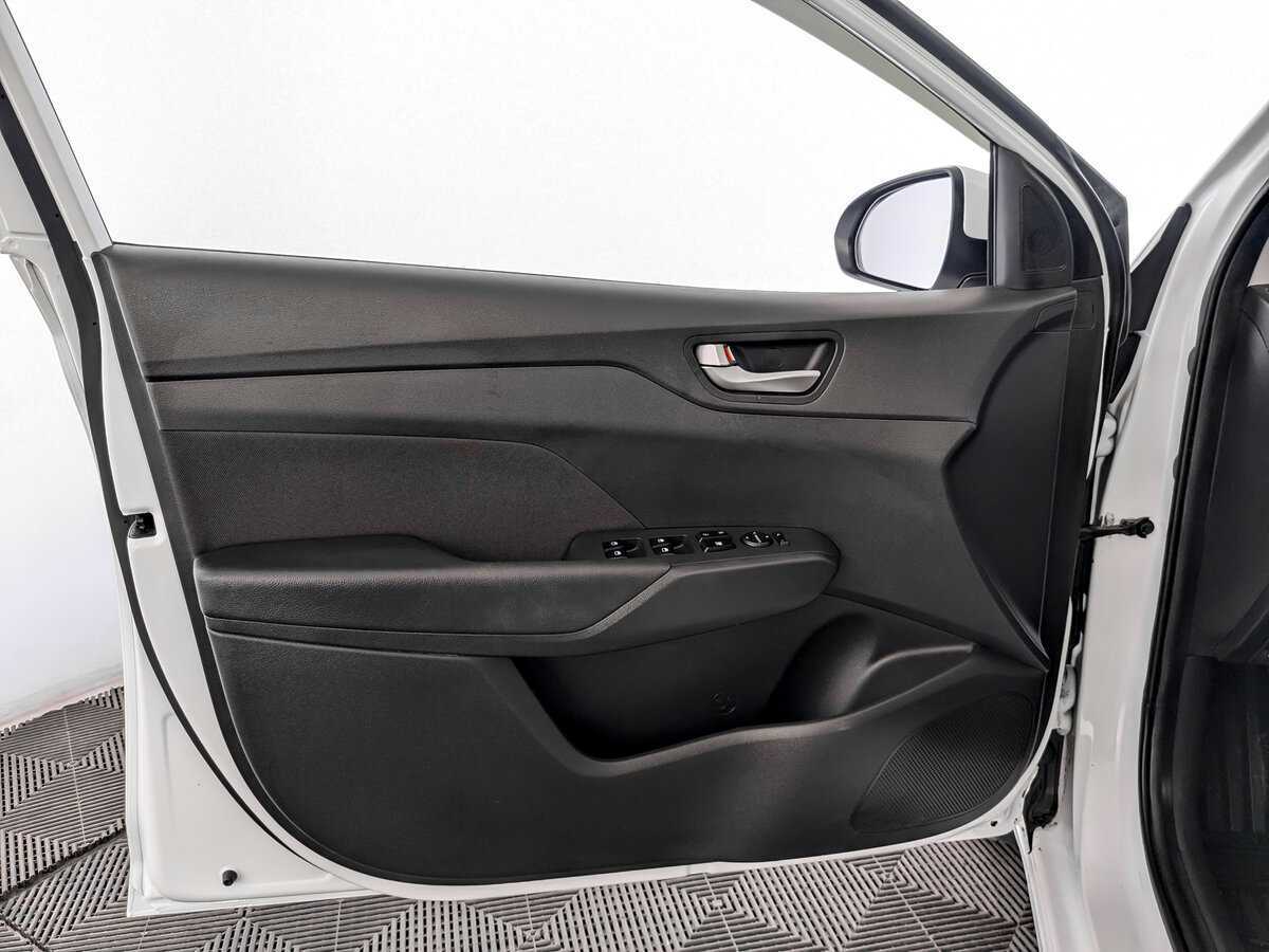 Hyundai Solaris с пробегом — 2018 год. Фото: #17