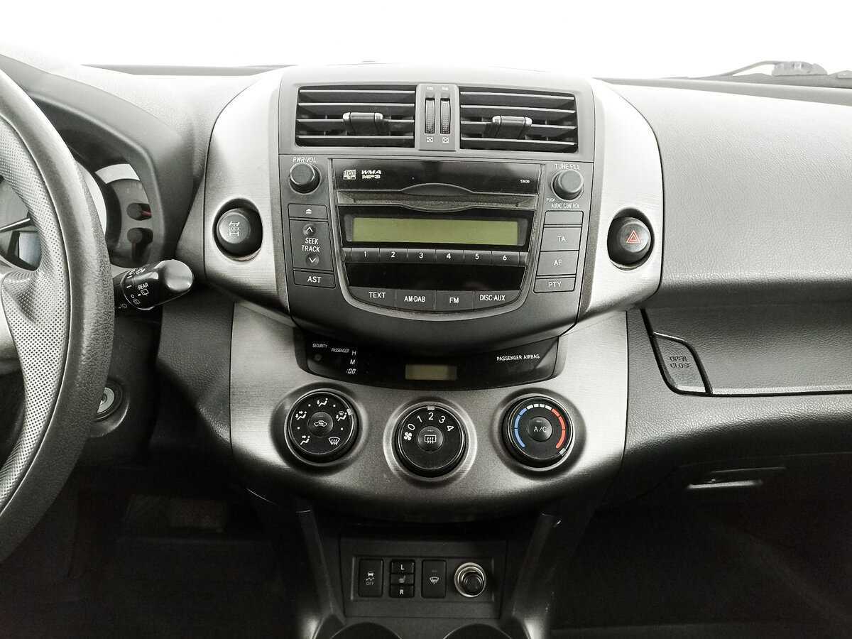Toyota RAV4 с пробегом — 2011 год. Фото: #12