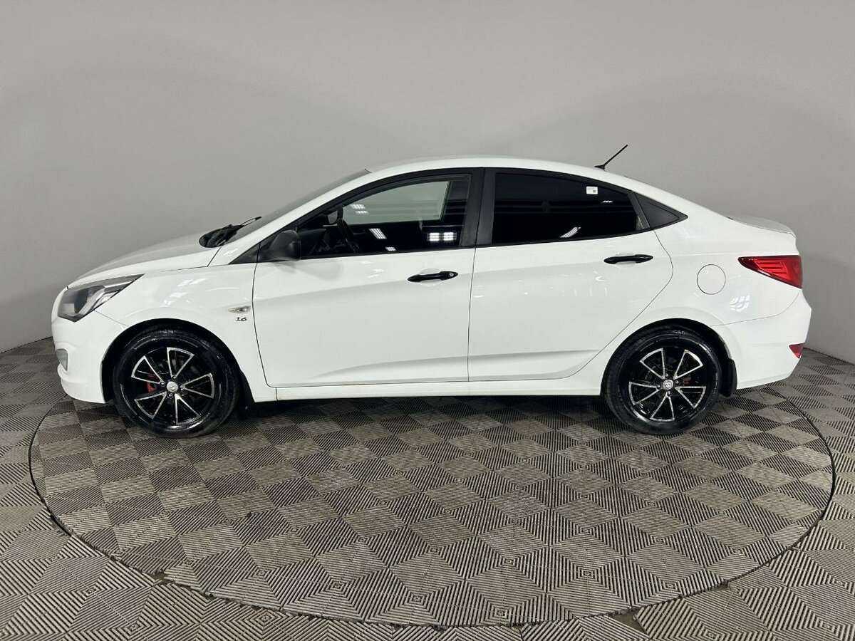 Hyundai Solaris с пробегом — 2015 год. Фото: #4