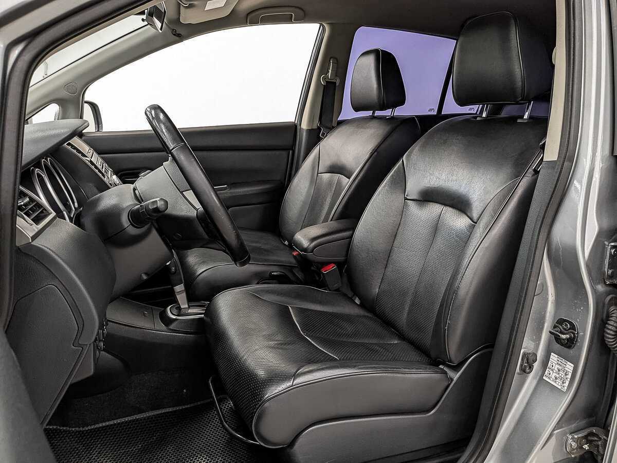 Nissan Tiida с пробегом — 2008 год. Фото: #18