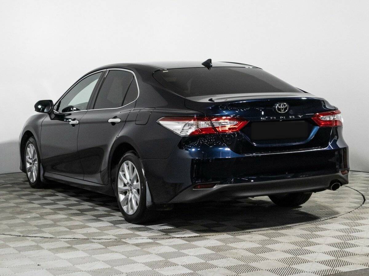 Toyota Camry с пробегом — 2019 год. Фото: #6