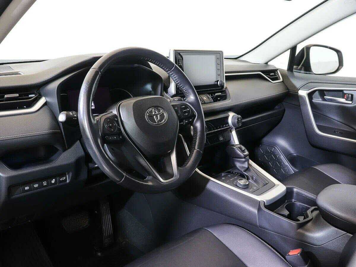 Toyota RAV4 с пробегом — 2020 год. Фото: #12
