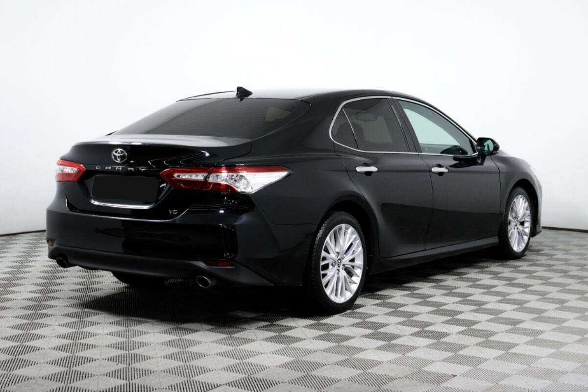 Toyota Camry с пробегом — 2018 год. Фото: #4