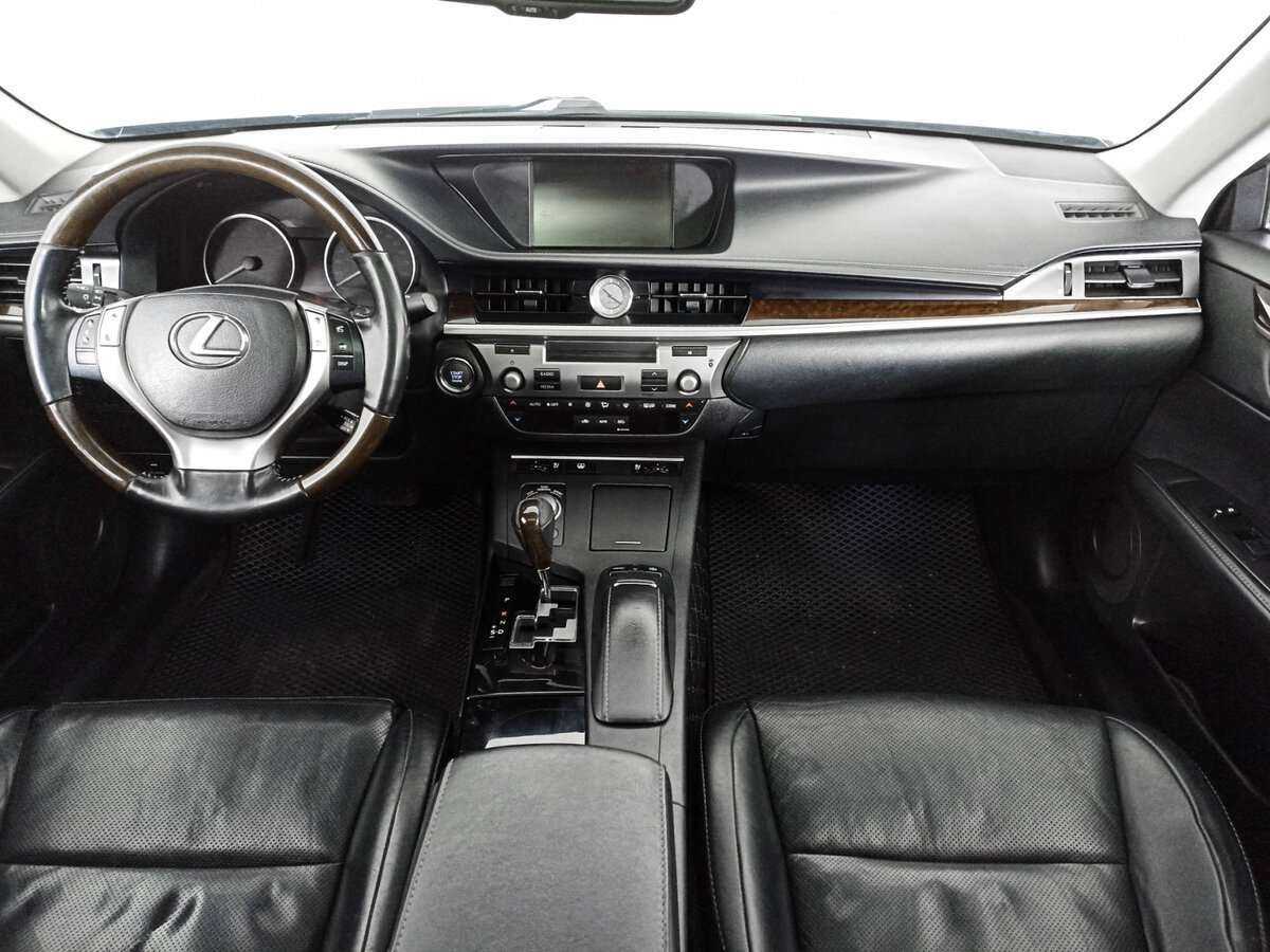 Lexus ES с пробегом — 2013 год. Фото: #11