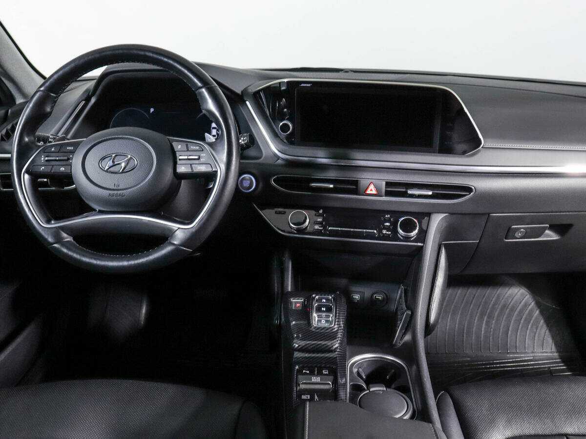 Hyundai Sonata с пробегом — 2021 год. Фото: #9