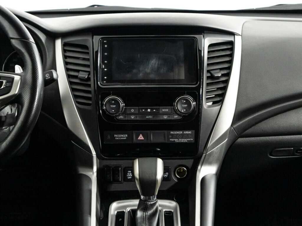 Mitsubishi Pajero Sport с пробегом — 2019 год. Фото: #10