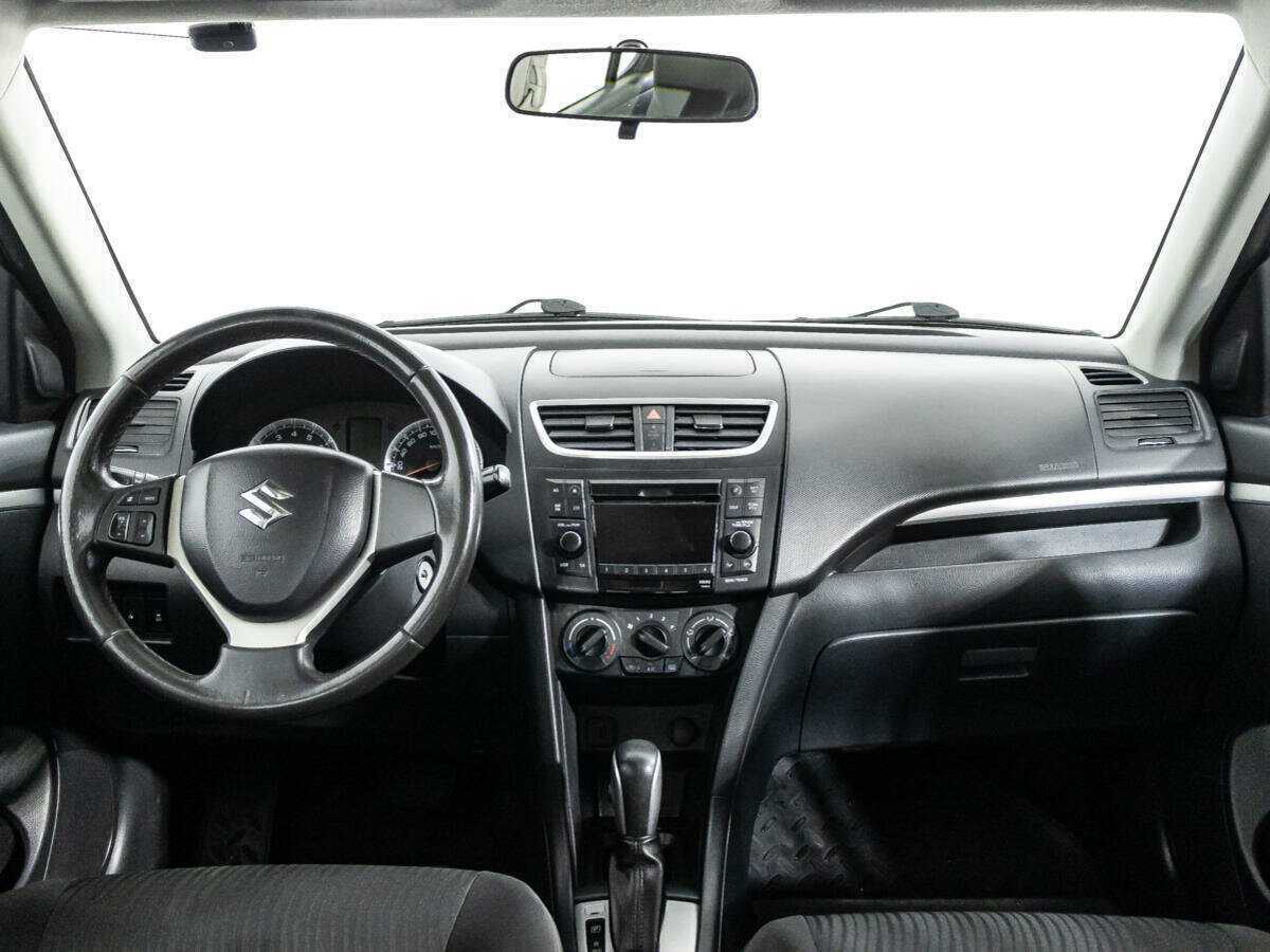 Suzuki Swift с пробегом — 2011 год. Фото: #12