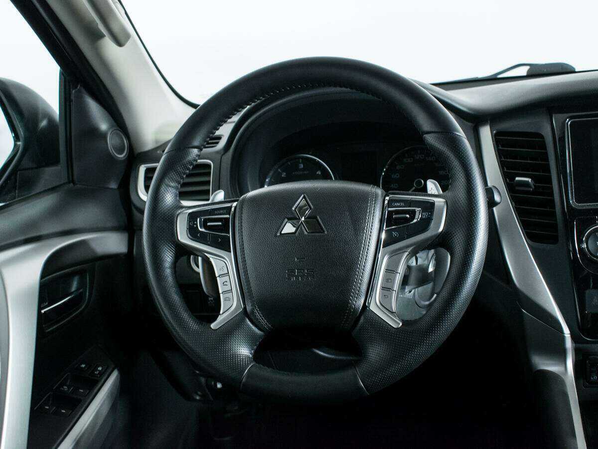 Mitsubishi Pajero Sport с пробегом — 2019 год. Фото: #13