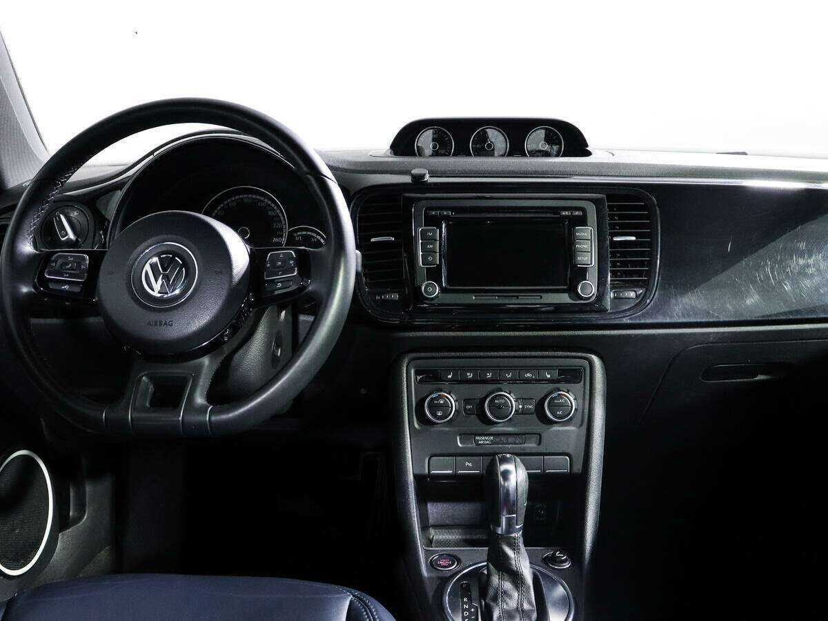 Volkswagen Beetle с пробегом — 2013 год. Фото: #9