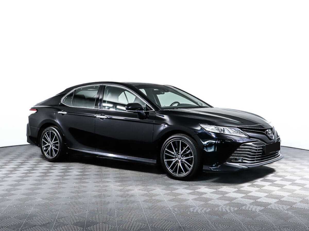 Toyota Camry с пробегом — 2018 год. Фото: #2