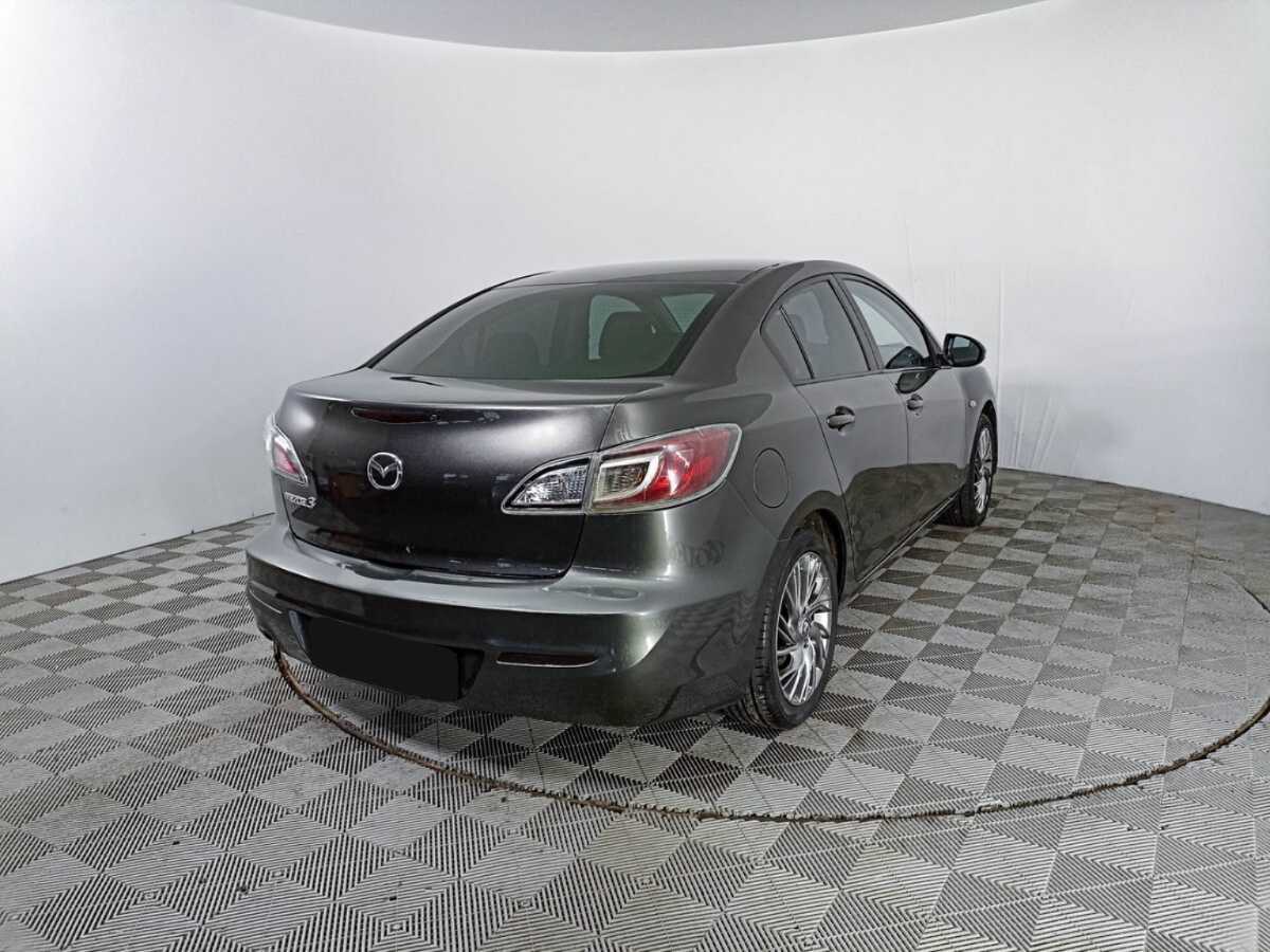 Mazda 3 с пробегом — 2011 год. Фото: #4