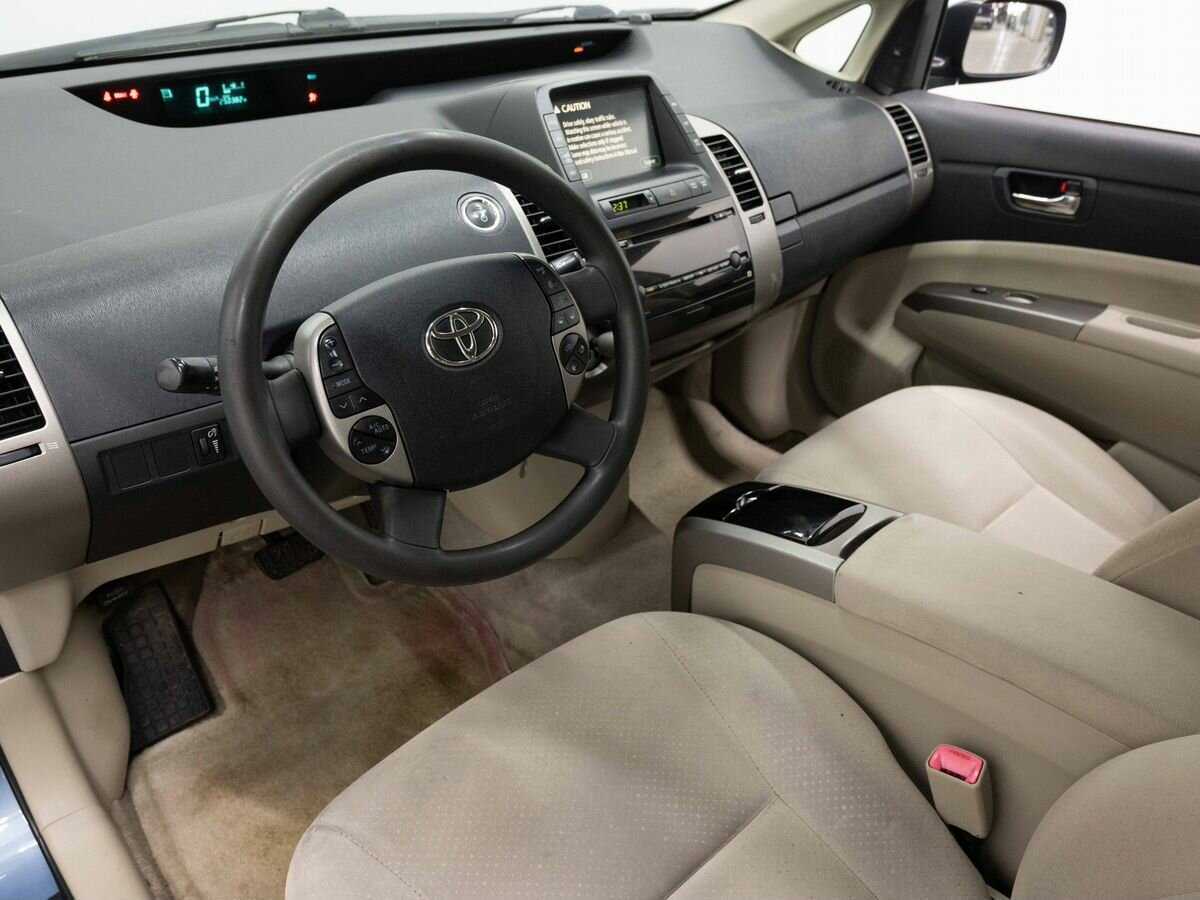 Toyota Prius с пробегом — 2008 год. Фото: #6