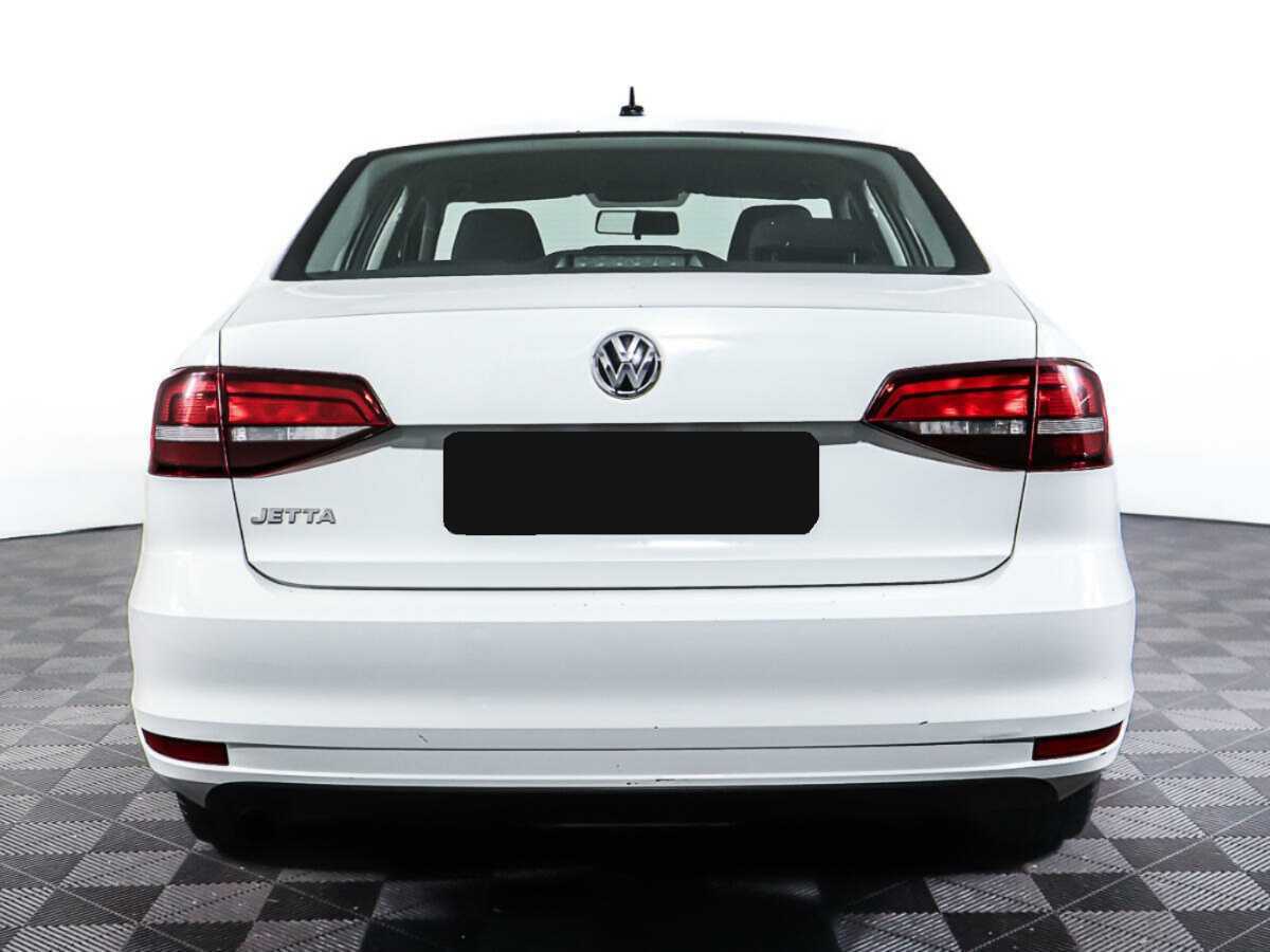 Volkswagen Jetta с пробегом — 2016 год. Фото: #2