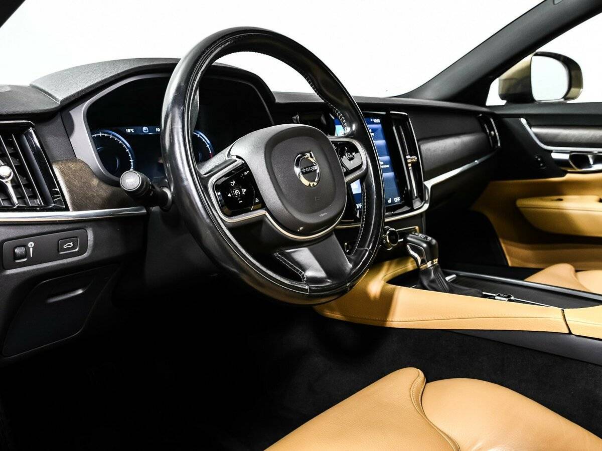 Volvo V90 Cross Country с пробегом — 2017 год. Фото: #11